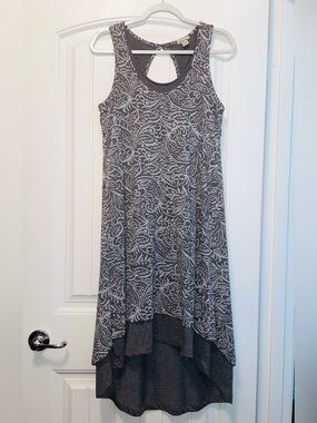 Mod-o-doc Sleeveless Gray Patterned High-Low Dress with Keyhole Back Medium